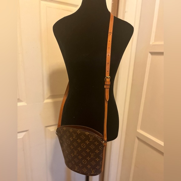 Vintage Louis Vuitton Monogram Canvas Cross Body Bag - Picture 1 of 15
